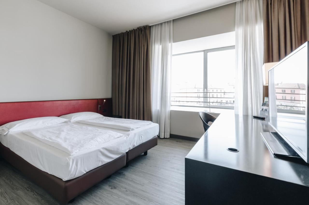 Hotel Continental เกรโมนา ภายนอก รูปภาพ