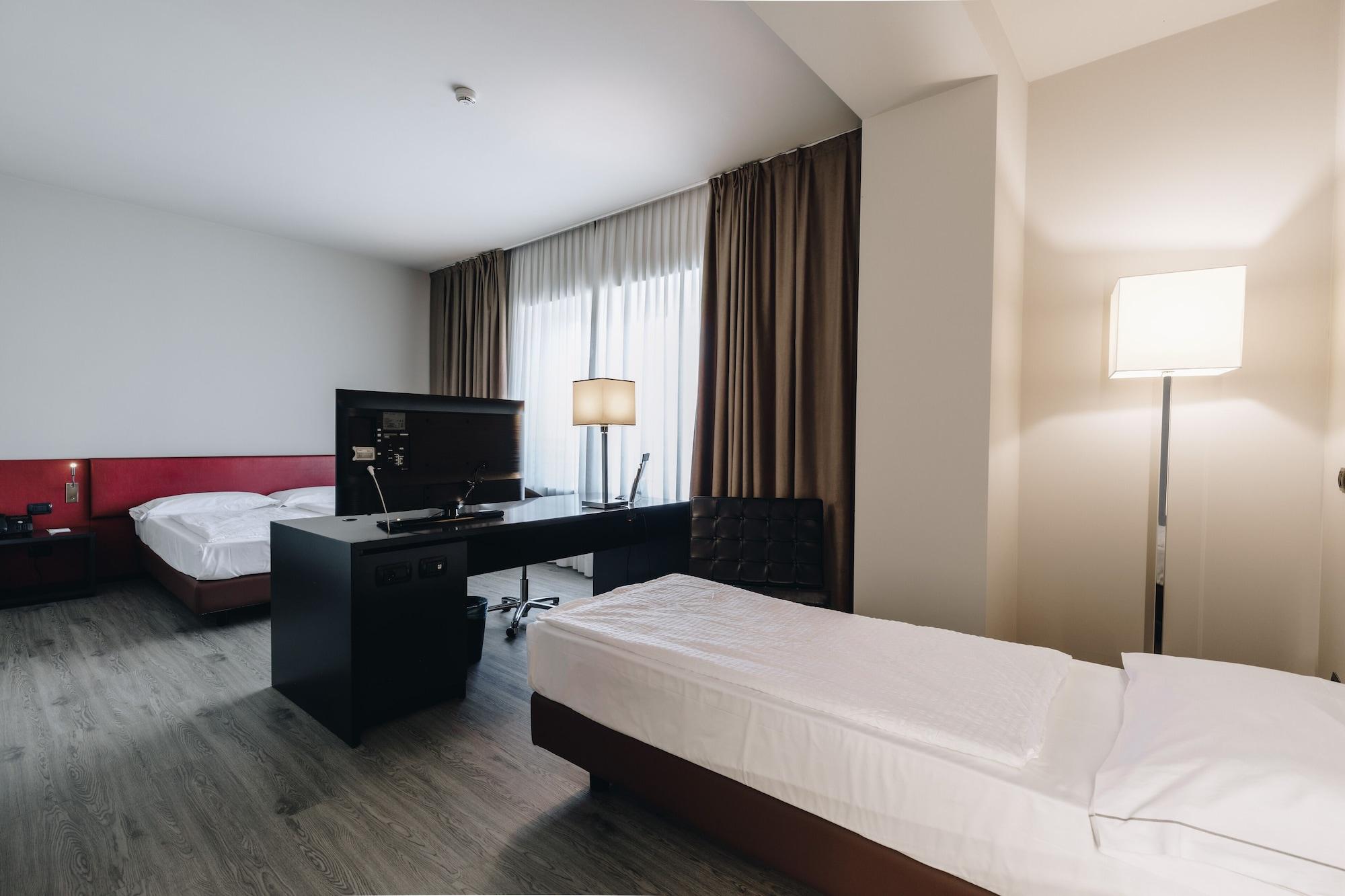 Hotel Continental เกรโมนา ภายนอก รูปภาพ