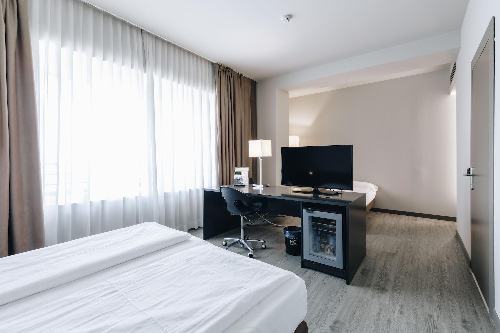 Hotel Continental เกรโมนา ภายนอก รูปภาพ