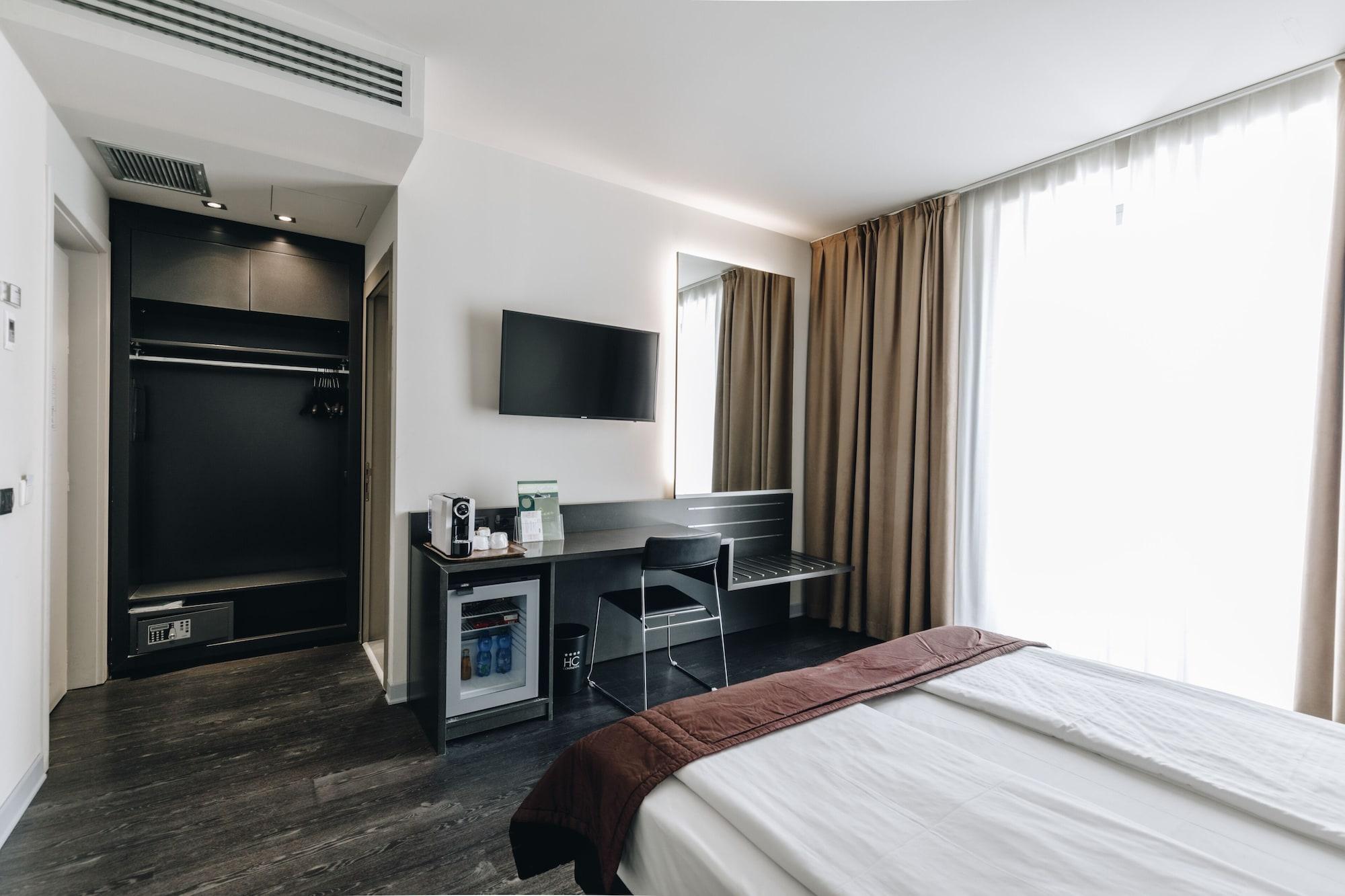 Hotel Continental เกรโมนา ภายนอก รูปภาพ