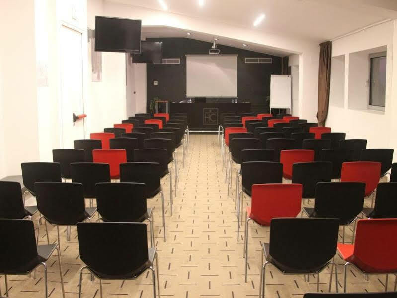 Hotel Continental เกรโมนา ภายนอก รูปภาพ